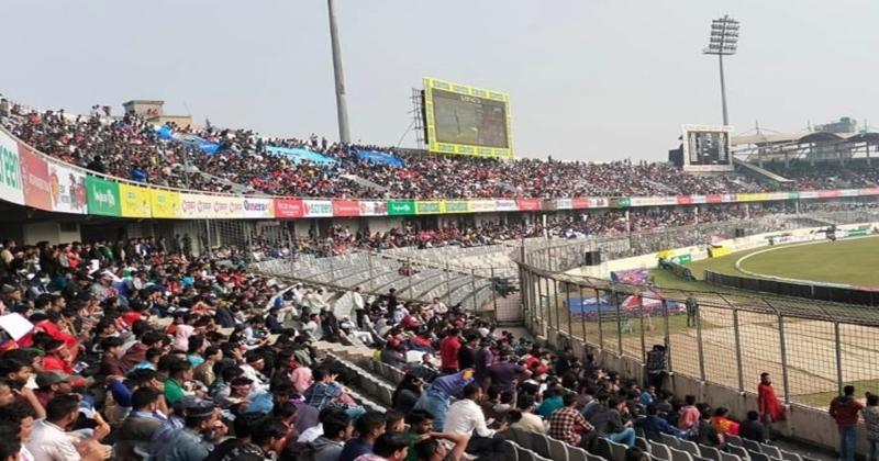 ২০০ টাকায় মাঠে বসে দেখা যাবে বাংলাদেশ-পাকিস্তান ম্যাচ