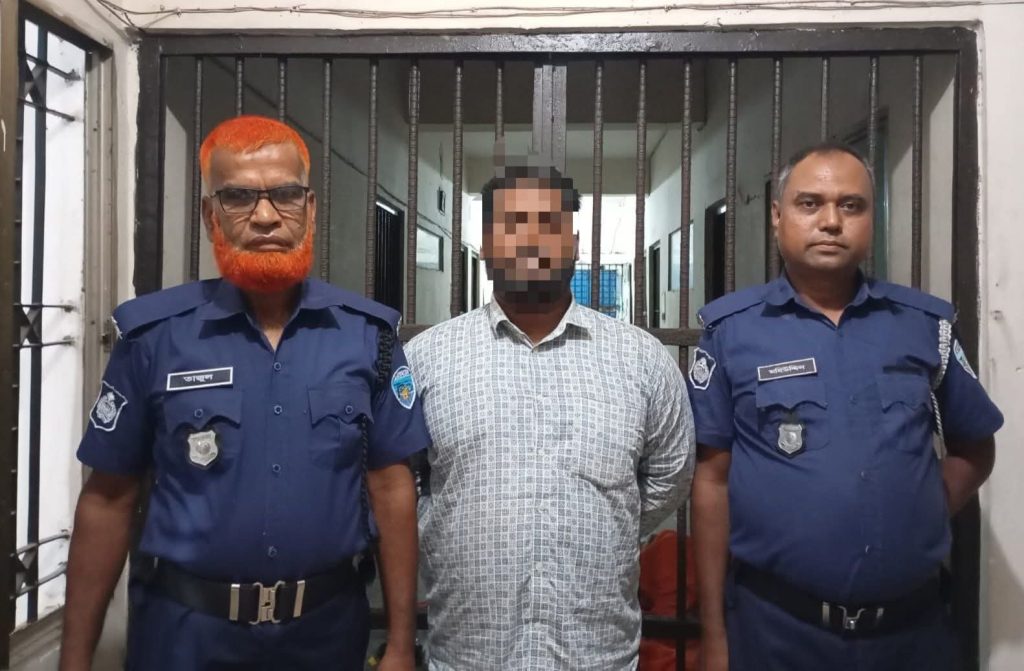 শেখ হাসিনাকে ফেরানোর শপথ: কমলনগরে যুবলীগ নেতা কারাগারে