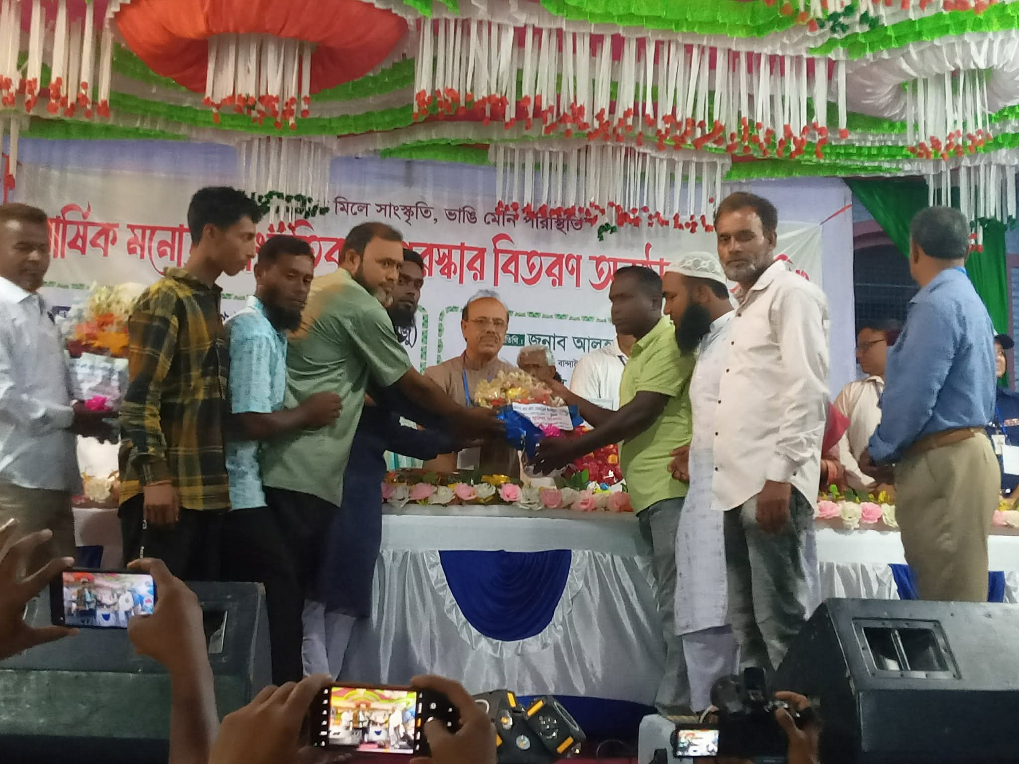 নওগাঁর বান্দাইখাড়া ডিগ্রি কলেজে সাংস্কৃতিক অনুষ্ঠান ও পুরস্কার বিতরণ