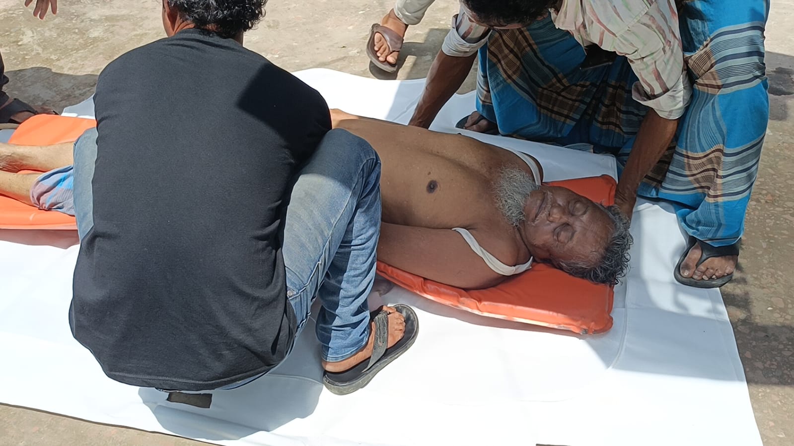 রায়পুরে জমি বিরোধে কিল-ঘুষিতে বৃদ্ধের মৃত্যু, প্রতিবেশীর বিরুদ্ধে অভিযোগ