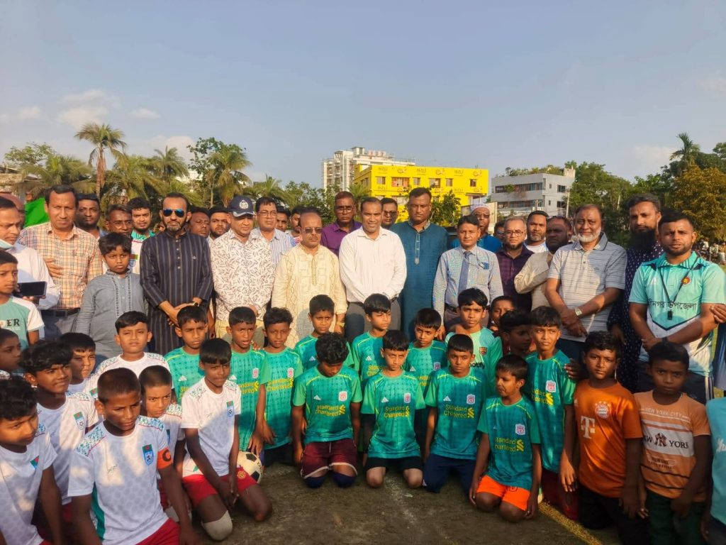 রাণীনগরে প্রাথমিক বিদ্যালয় গোল্ডকাপ ফুটবল টুর্নামেন্টের ফাইনাল অনুষ্ঠিত