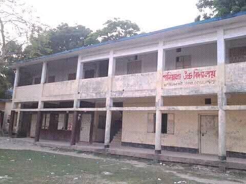 রামগঞ্জে পানিয়ালা উচ্চ বিদ্যালয় ঝুঁকিপূর্ণ ভবনে পাঠদান,আতঙ্কে শিক্ষক, শিক্ষার্থী ও অভিভাবকরা