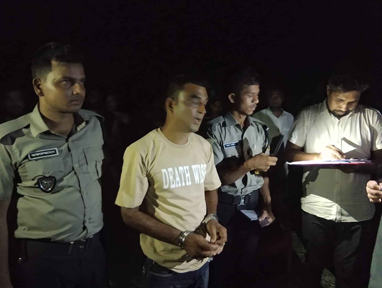 তারাগঞ্জে গাঁজা সেবন ও ব্যবসার অপরাধে ১ বছরের কারাদণ্ড