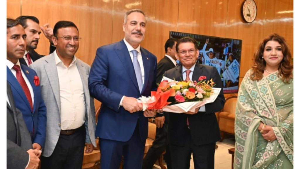 তিন দিনের সফরে ঢাকায় তুরস্কের পররাষ্ট্রমন্ত্রী হাকান ফিদান