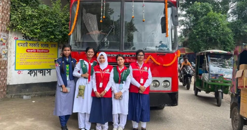 ৫৪ বছর পর ধামরাই সরকারি কলেজে চালু হলো বাস সেবা