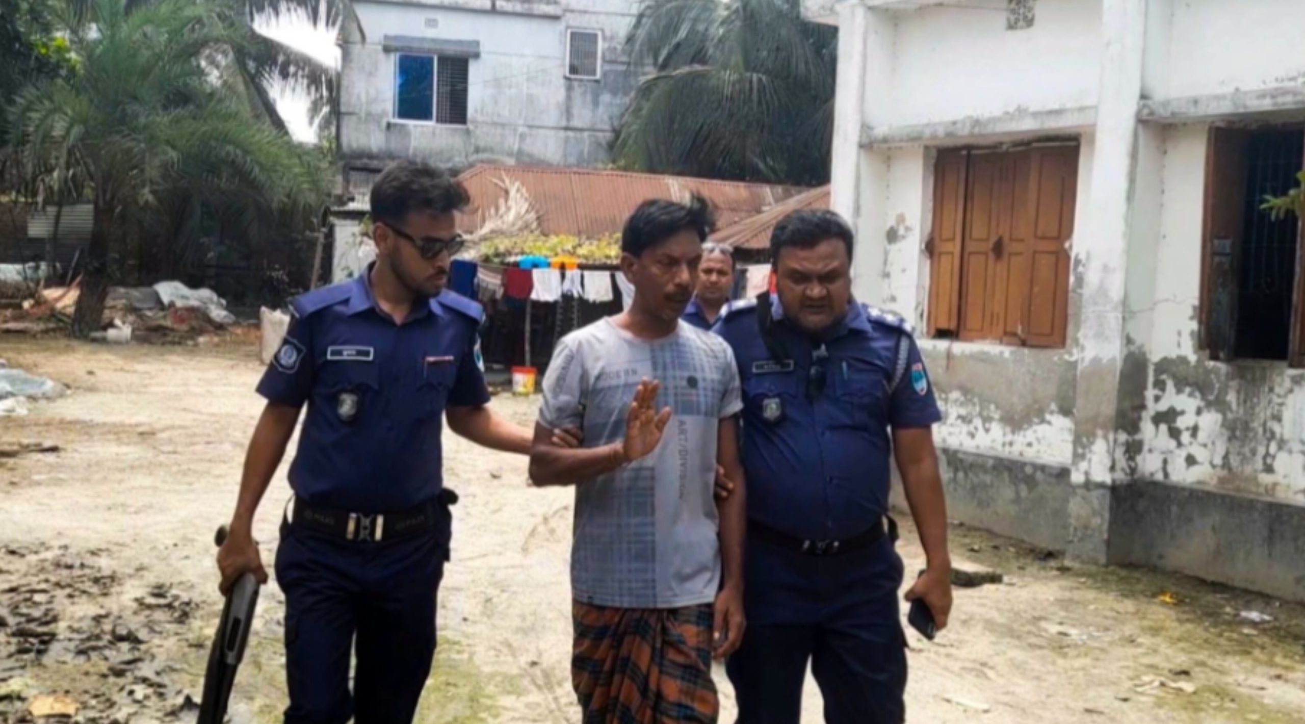 কালীগঞ্জে ইসলাম ধর্ম নিয়ে কটুক্তি, আটক ১