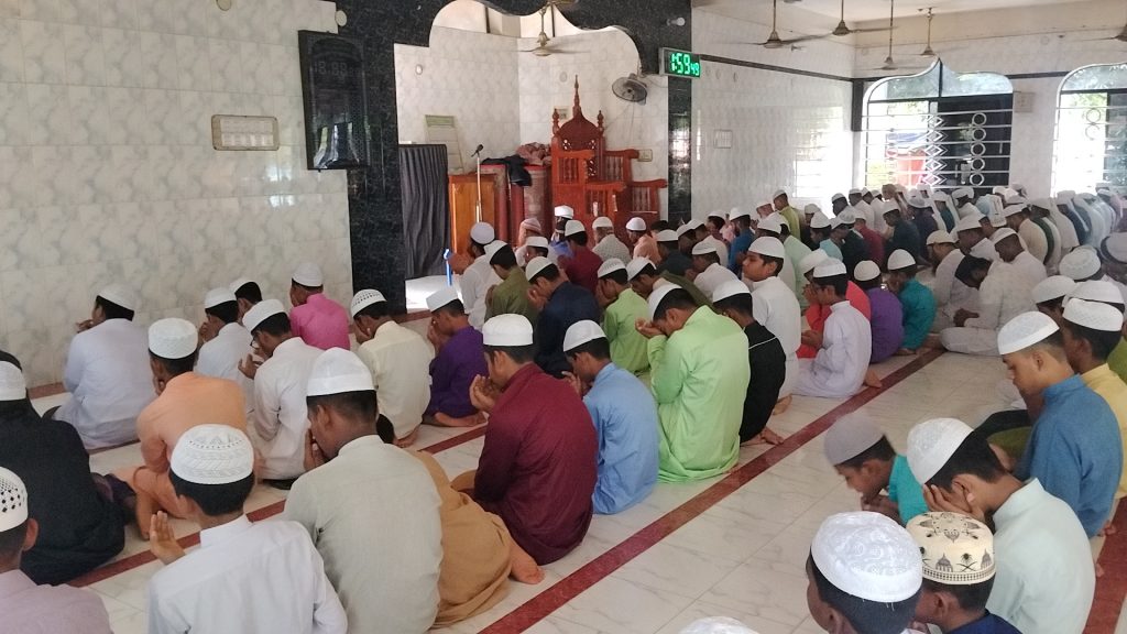 জুলাই-আগস্ট গণঅভ্যুত্থানের শহীদদের স্মরণে সাতক্ষীরা জেলা ছাত্রদলের দোয়া মাহফিল