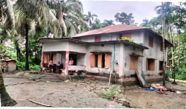 নেছারাবাদে একই রাতে তিন বাড়িতে ডাকাতি, সাড়ে ২২ লাখ টাকার মালামাল লুট