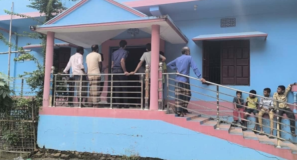 পুলিশ পরিচয়ে ৪০ মিনিটের মধ্যেই সব লুট করে উধাও