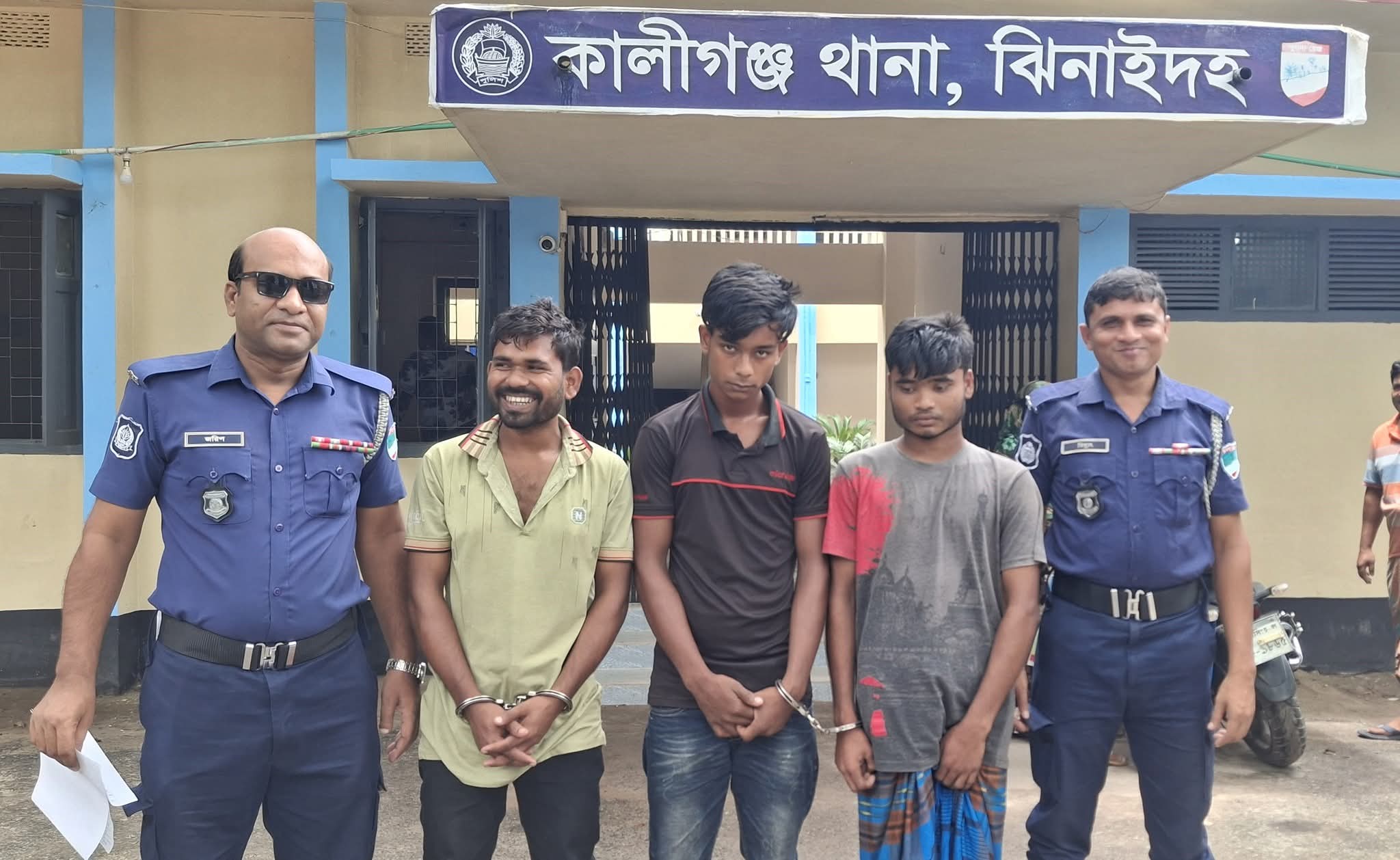 কালীগঞ্জে ছাগল চোর চক্রের তিন সদস্য গ্রেপ্তার, চোরাই খাসি উদ্ধার