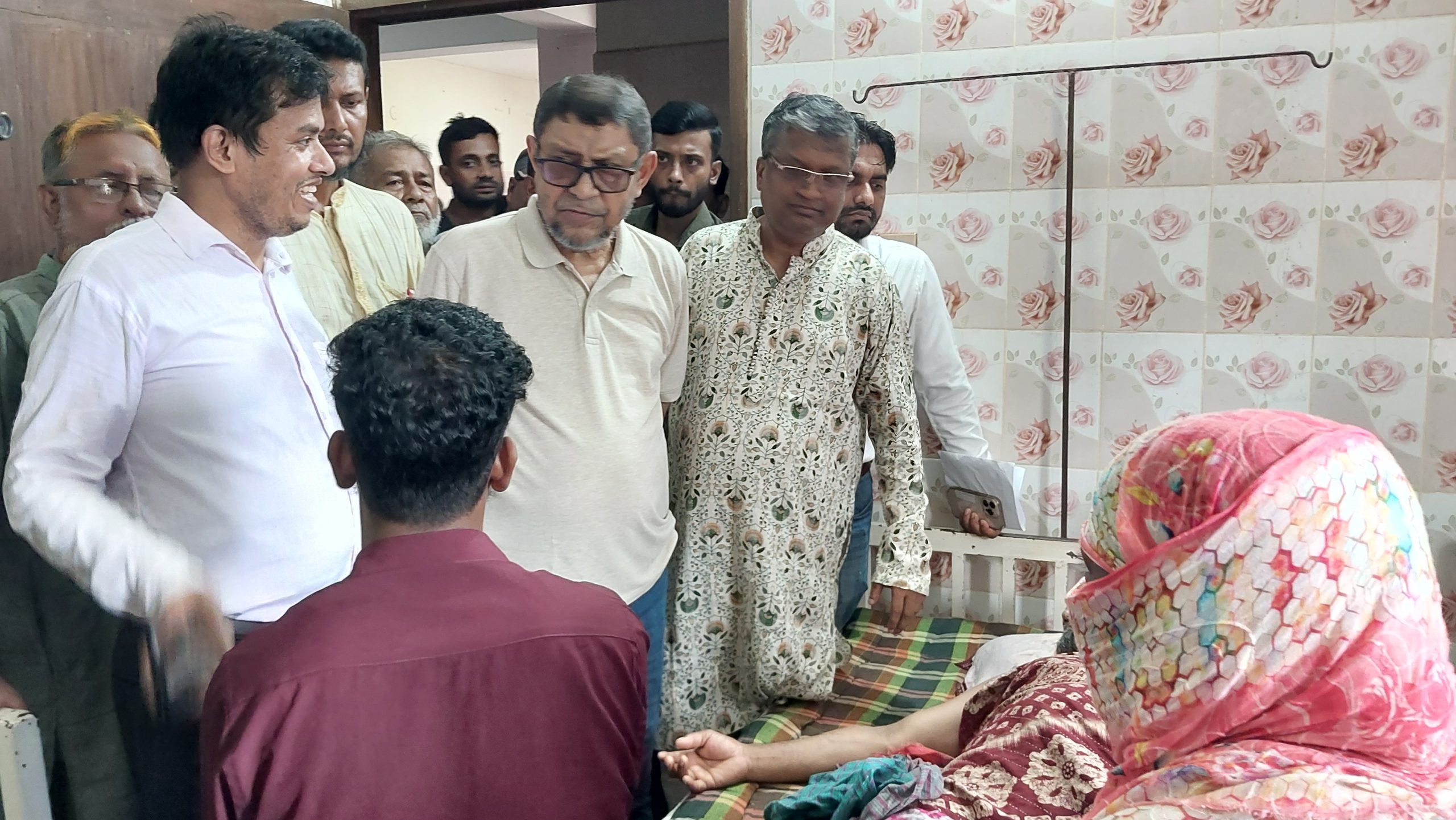 মোরেলগঞ্জ হাসপাতালে স্বাস্থ্য  মন্ত্রীর আকস্মিক পরিদর্শন