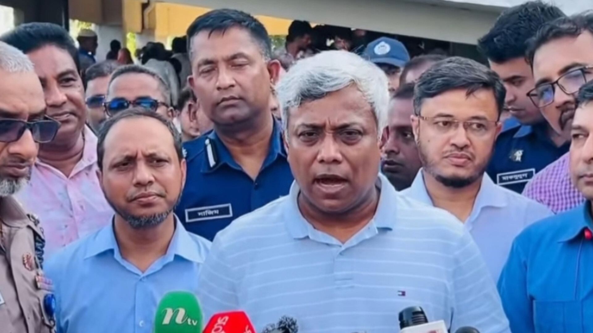 পেকুয়ায় বন্যাদুর্গত এলাকা পরিদর্শন ও ত্রাণ বিতরণ করেন বিদ্যুৎ প্রতিমন্ত্রী অনিন্দ্য ইসলাম অমিত