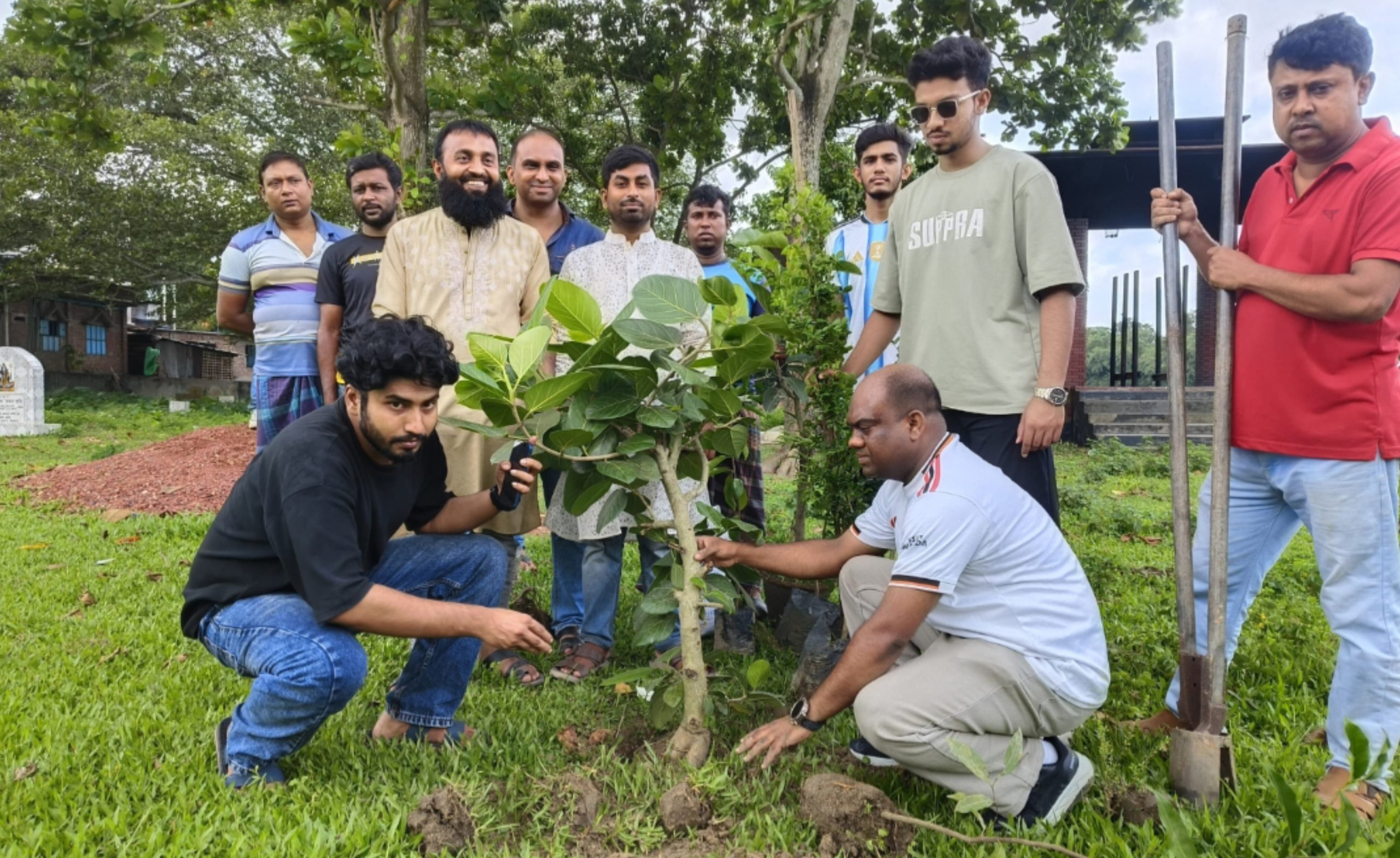 কালীগঞ্জে নিশ্চিন্তপুর শ্মশানঘাটে বৃক্ষরোপন