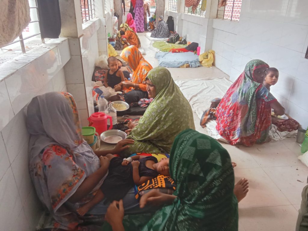 ৫০ শয্যার হাসপাতালে ২০০ রোগী, চিকিৎসা সেবা দিতে হিমশিম