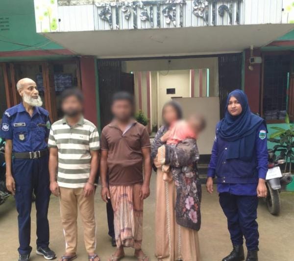 বাগমারায় আত্মীয় পরিচয়ে বাসায় ঢুকে স্বর্ণালঙ্কার লুট, গ্রেফতার তিন