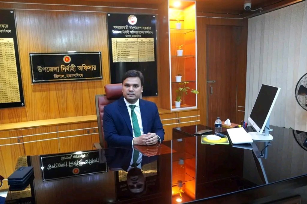 ত্রিশালের ইউএনওকে না পেয়ে ভোগান্তিতে সেবাপ্রার্থীরা: বালু ঘাটের ঘটনার পরদিন অফিসে অনুপস্থিতি নিয়ে নানা আলোচনা