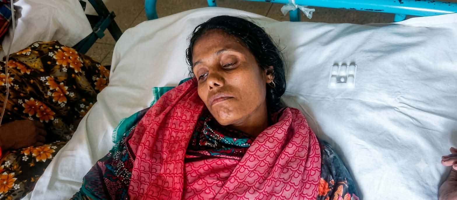মান্দায় বিধবাকে উচ্ছেদে মারপিট, ঘরবাড়ি ভাঙচুর ও কলাগাছ কাটার অভিযোগ