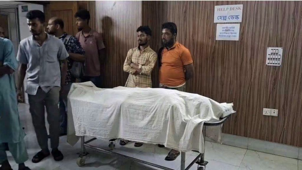 মাদারীপুরে নসিমন-ভ্যান সংঘর্ষে তরুণের করুণ মৃত্যু​