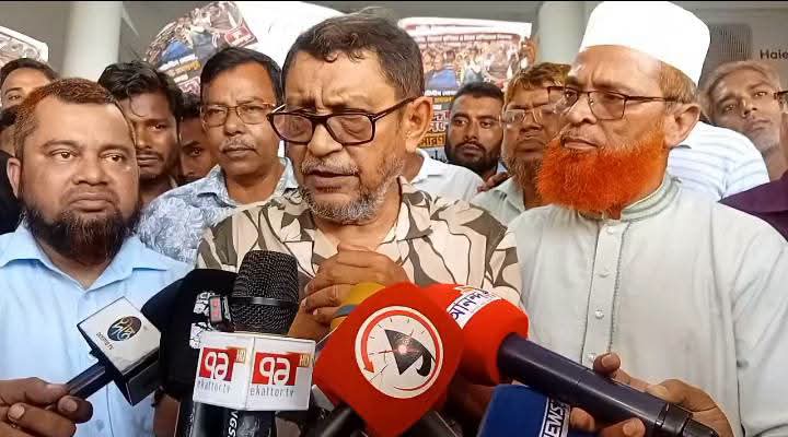 গাইবান্ধা জেনারেল হাসপাতাল হঠাৎ পরিদর্শন করলেন স্বাস্থ্যমন্ত্রী