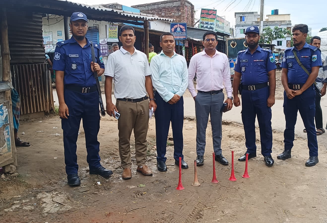 নওগাঁয় শব্দদূষণবিরোধী মোবাইল কোর্ট, ৩ পরিবহন চালককে জরিমানা