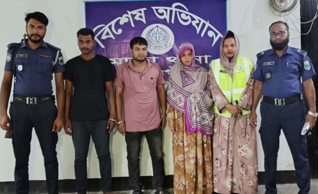মান্দায় হানিট্র্যাপে ফেলে ‘নগ্ন ভিডিও’ ধারণ, নারীসহ গ্রেপ্তার ৩