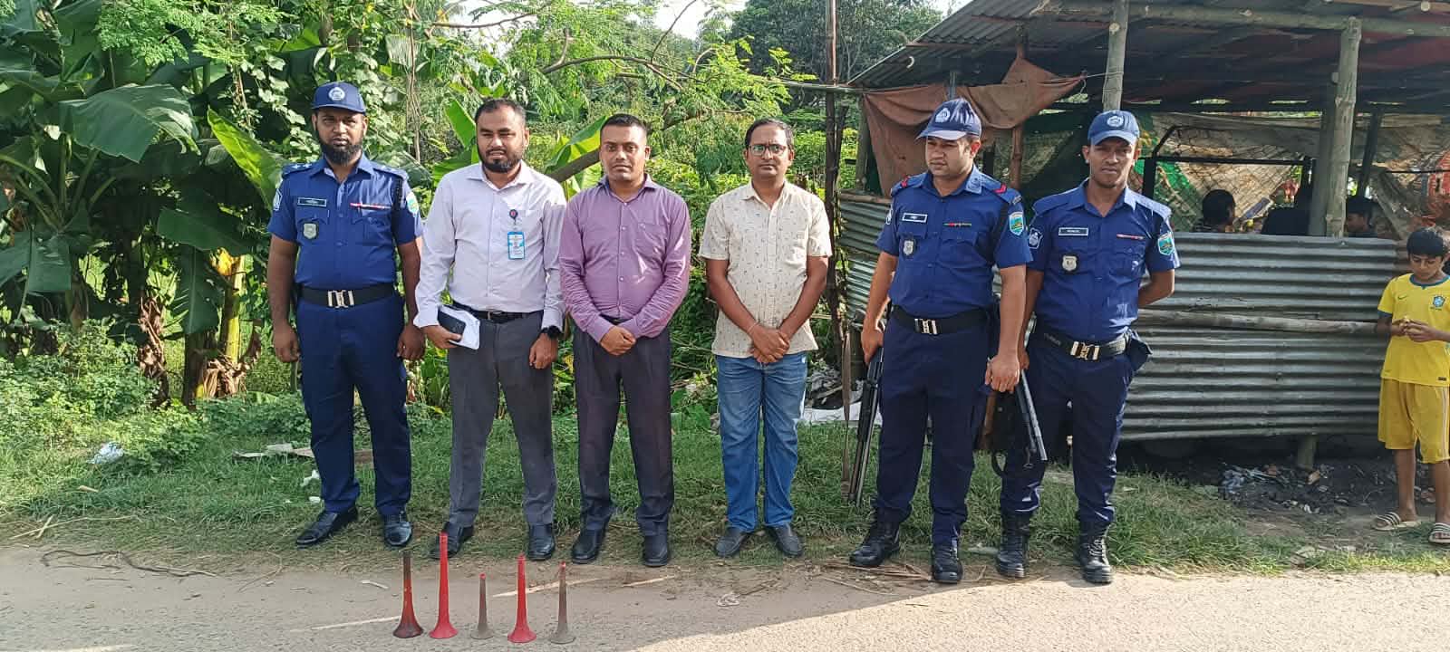 নওগাঁয় শব্দদূষণের বিরুদ্ধে মোবাইল কোর্ট, তিন পরিবহন চালককে জরিমানা